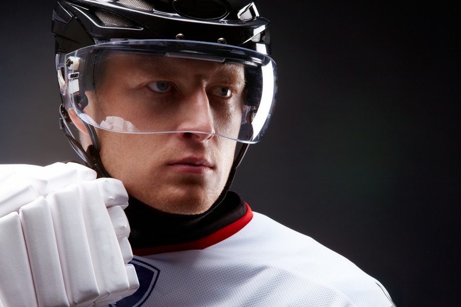 stockfresh_888898_serious-player_sizeM